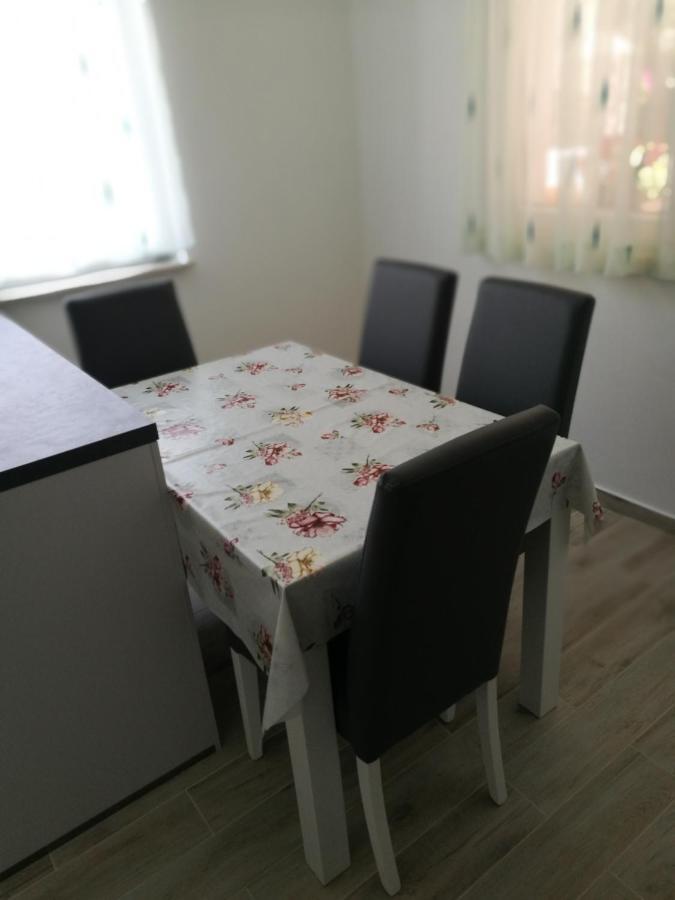 אופטיה Apartman Nekic מראה חיצוני תמונה